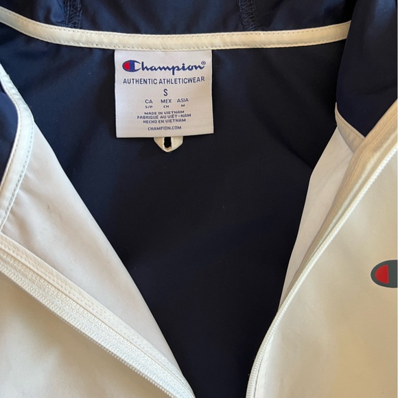 Champion Wind Pullover - Picture 3 of 9
